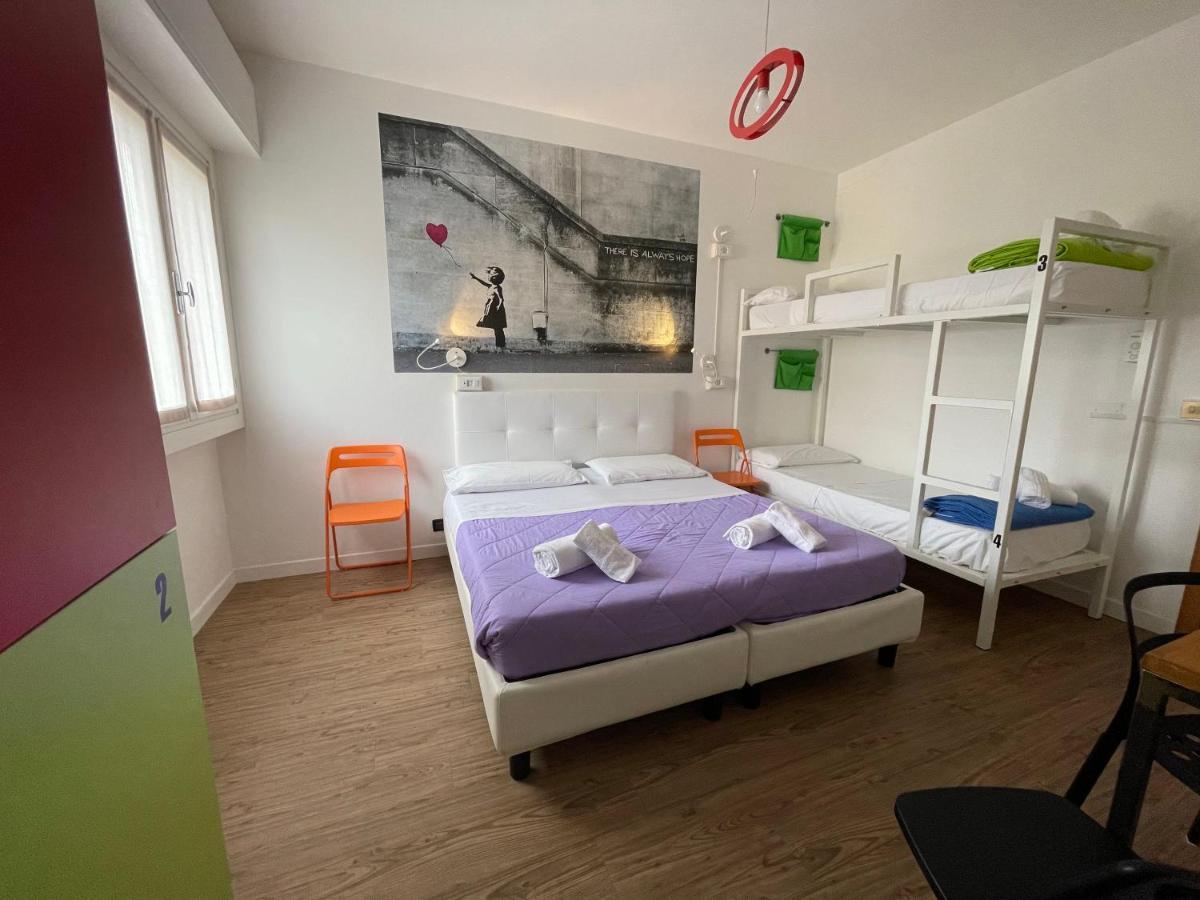 Lake Garda Hostel Сало Екстер'єр фото