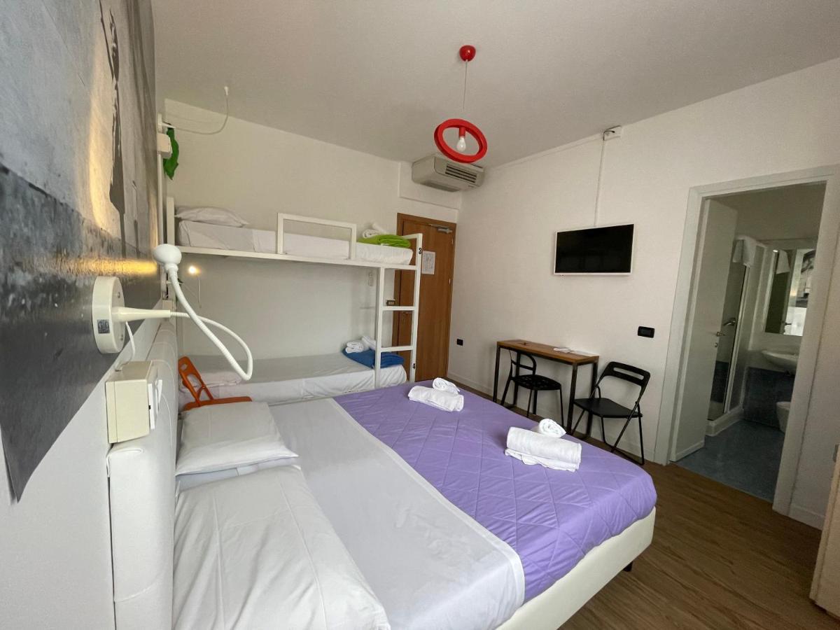 Lake Garda Hostel Сало Екстер'єр фото