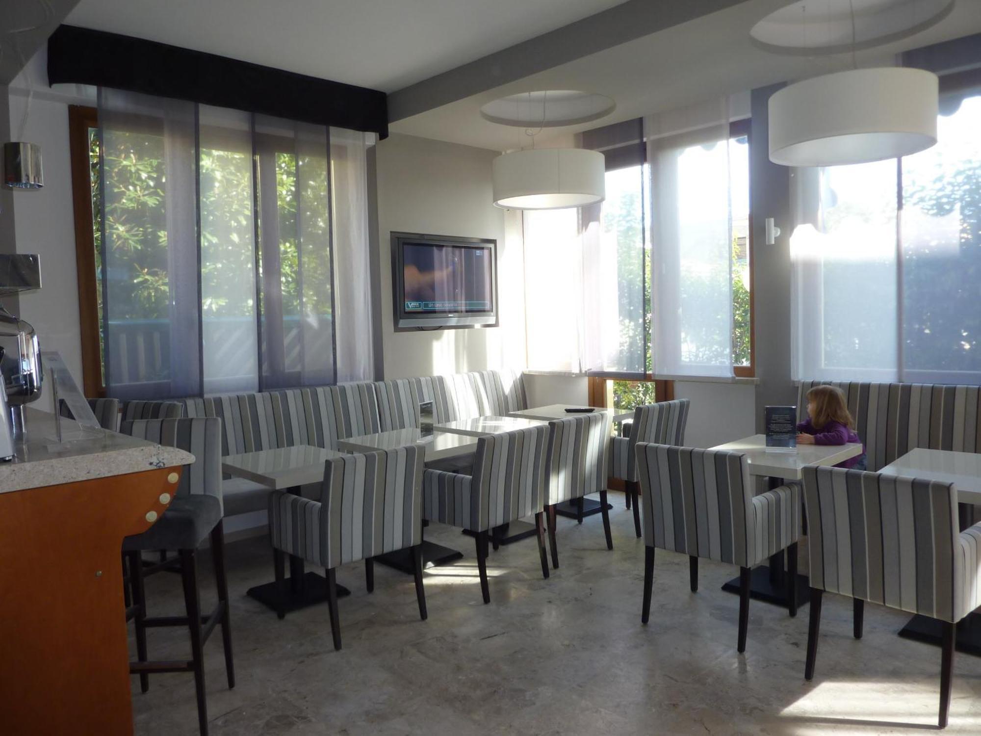 Lake Garda Hostel Сало Екстер'єр фото