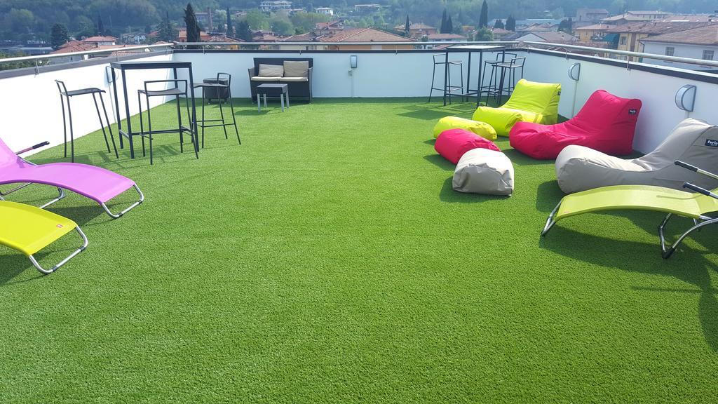 Lake Garda Hostel Сало Екстер'єр фото