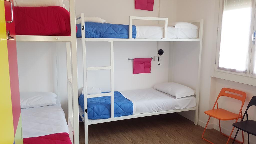 Lake Garda Hostel Сало Екстер'єр фото