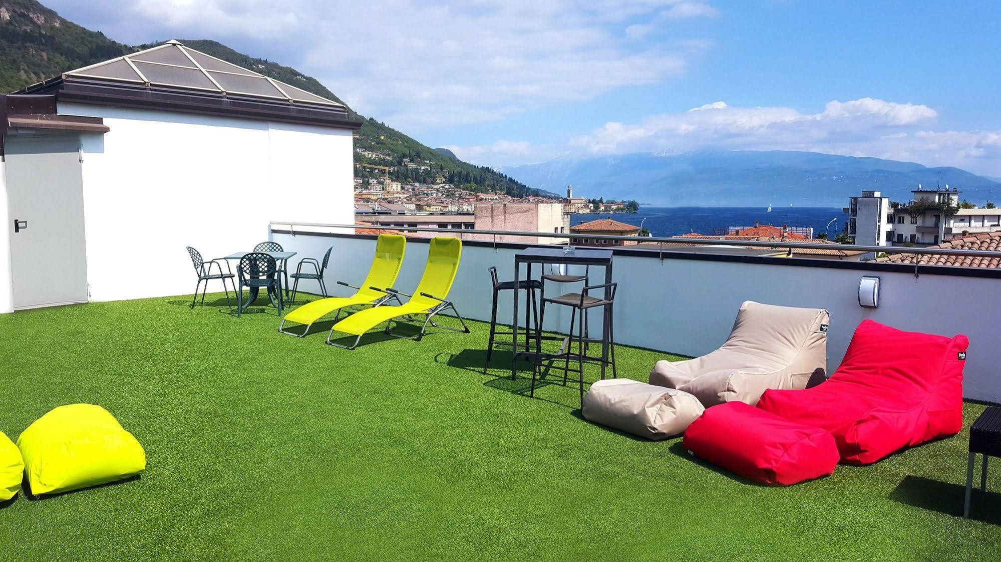 Lake Garda Hostel Сало Екстер'єр фото
