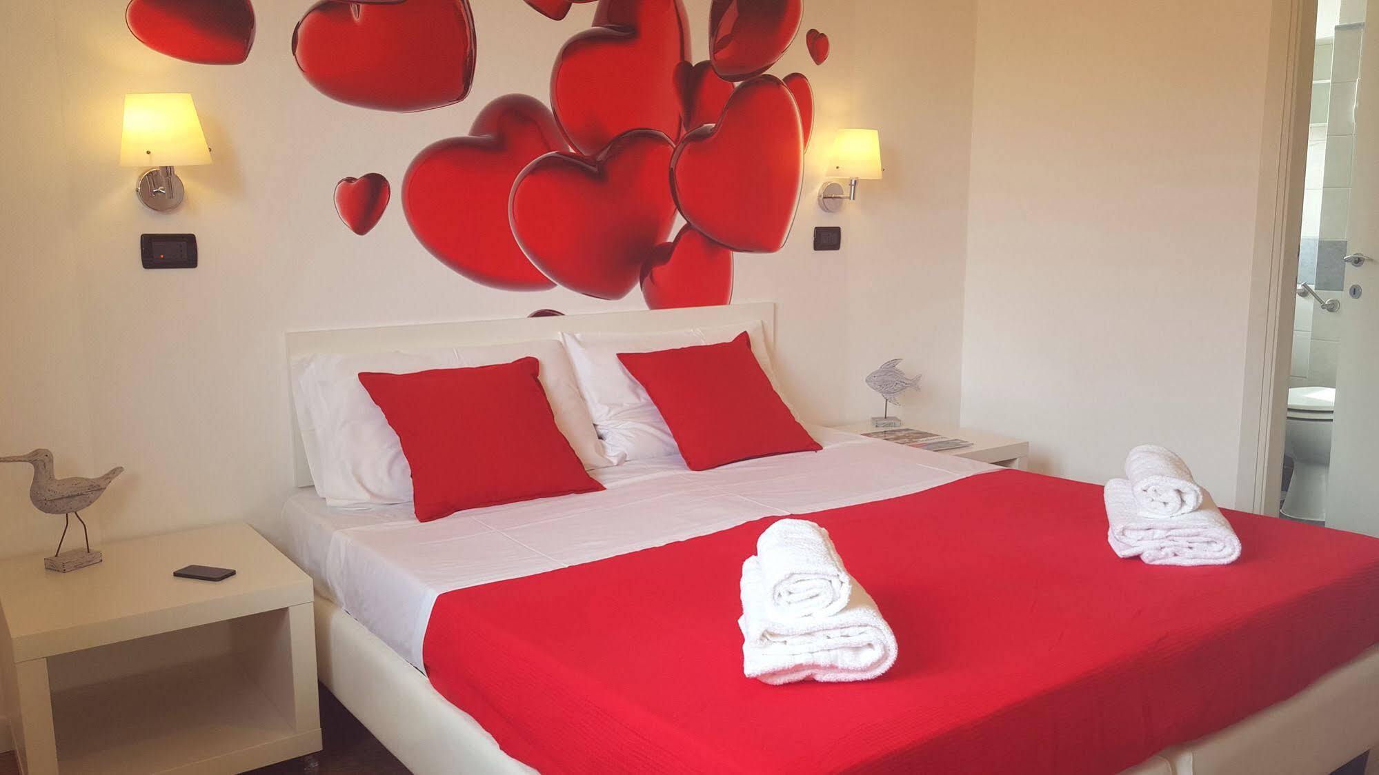 Lake Garda Hostel Сало Екстер'єр фото