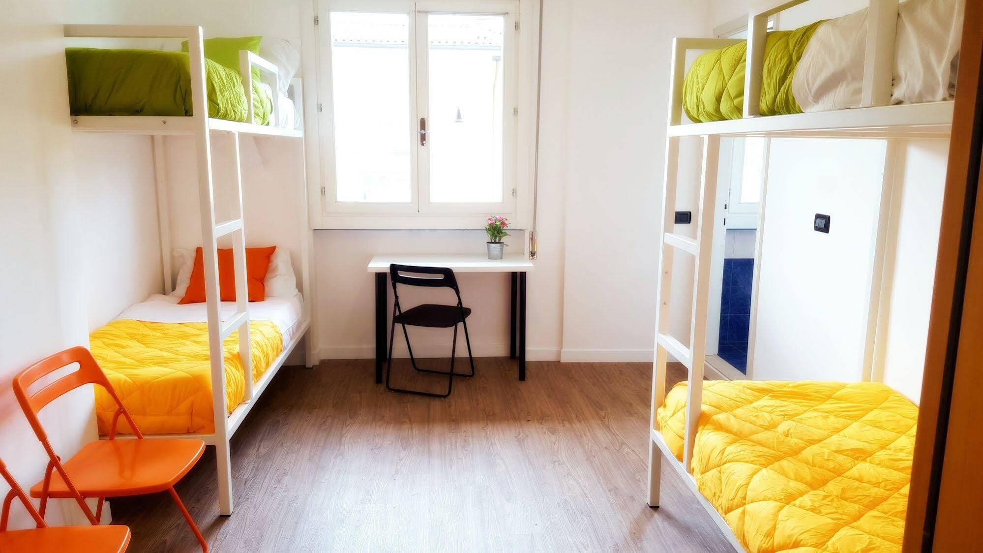 Lake Garda Hostel Сало Екстер'єр фото