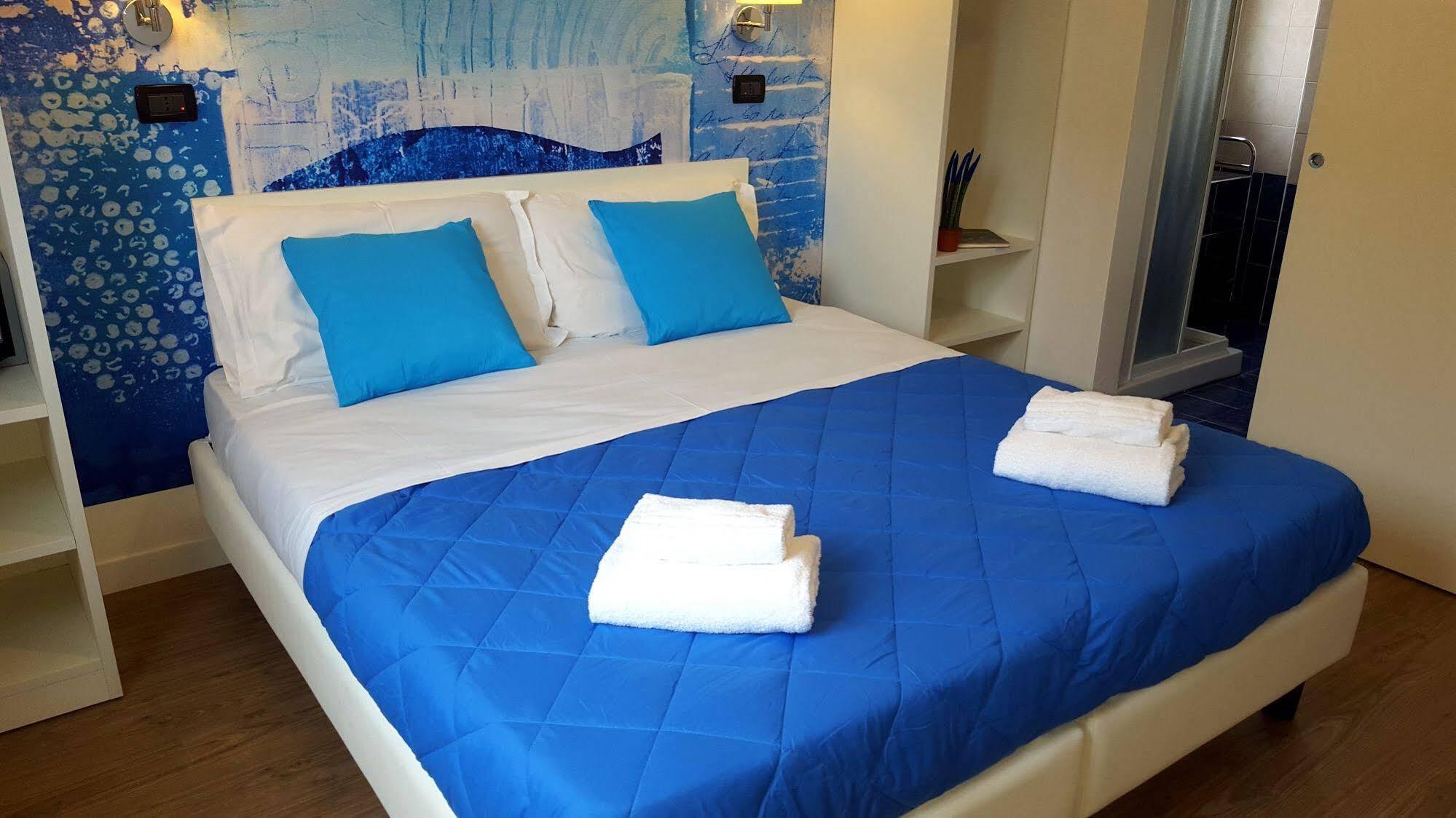 Lake Garda Hostel Сало Екстер'єр фото