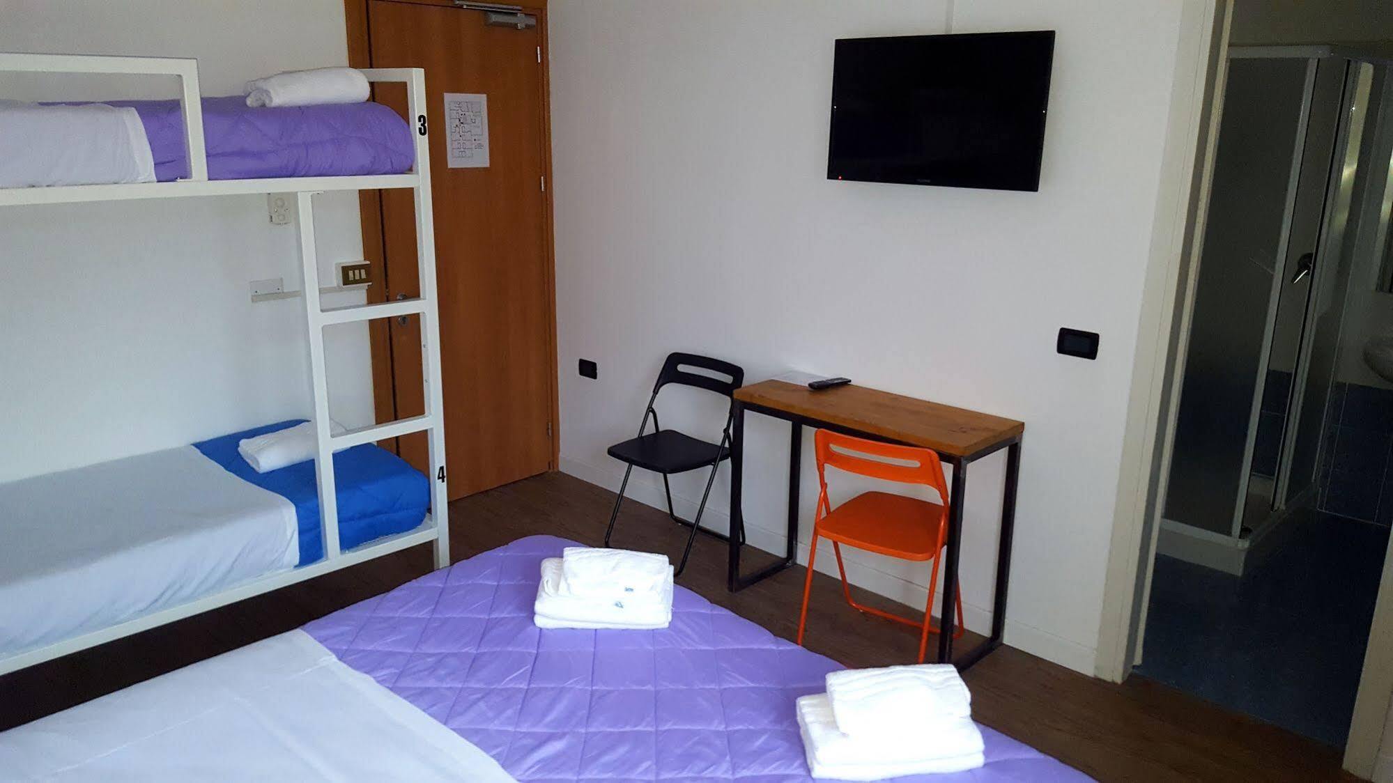 Lake Garda Hostel Сало Екстер'єр фото